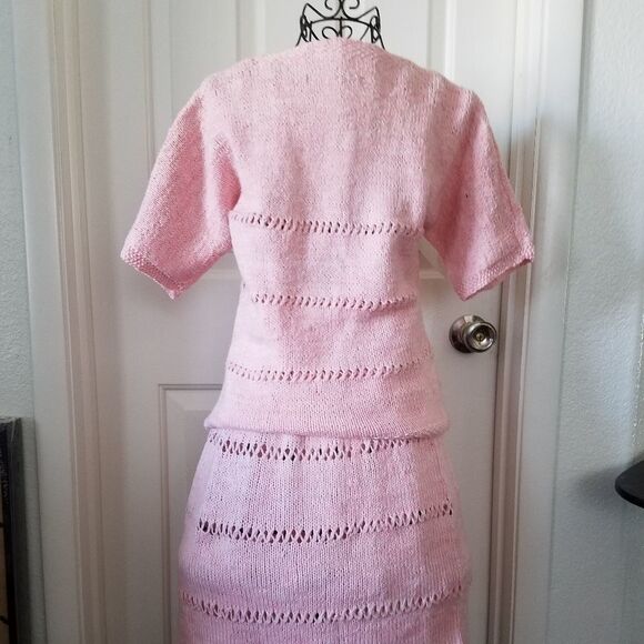 Hand Knitted Vintage Pink Skirt Set – 3-Piece Women’s Outfit Retro Style - Picture 3 of 4